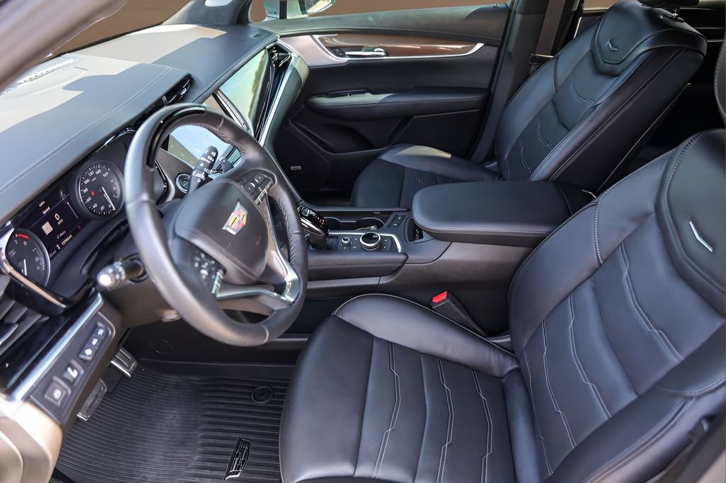 Certified 2024 Cadillac XT6 Sport w/ Platinum Package AWD/4WD image 9