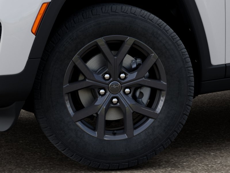 New 2027 Jeep Grand Cherokee Laredo X RWD image 8