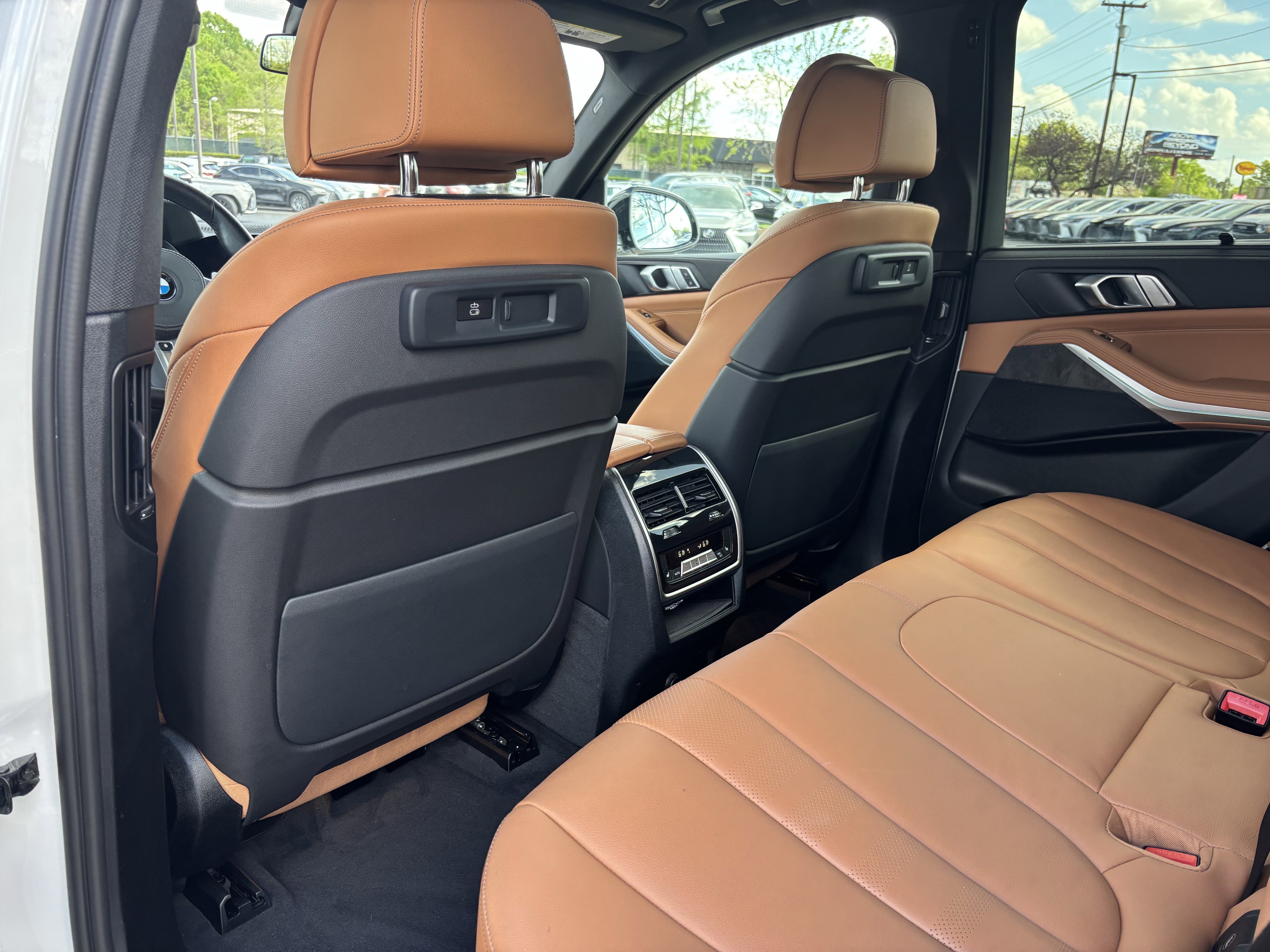 Used 2022 BMW X5 xDrive40i w/ M Sport Package AWD/4WD image 33