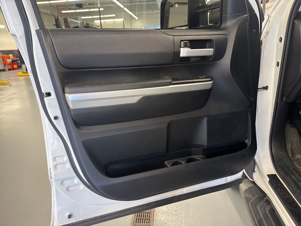 Used 2017 Toyota Tundra SR5 w/ SR5 Upgrade Package AWD/4WD image 36