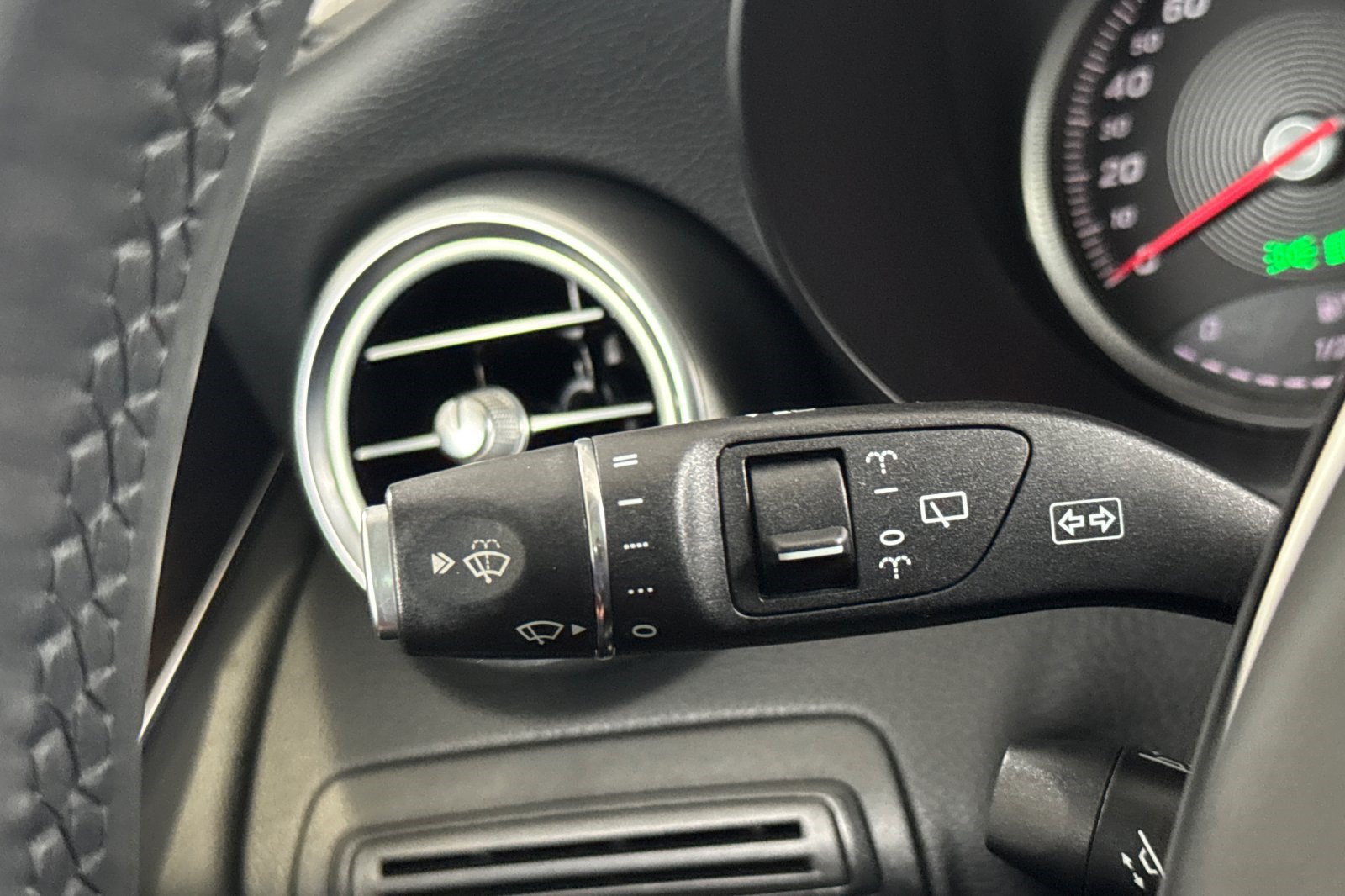 Used 2016 Mercedes-Benz GLC 300 4MATIC image 33