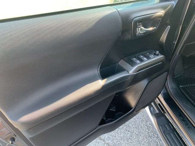 Used 2021 Toyota Tacoma TRD Sport w/ Technology Package AWD/4WD image 22