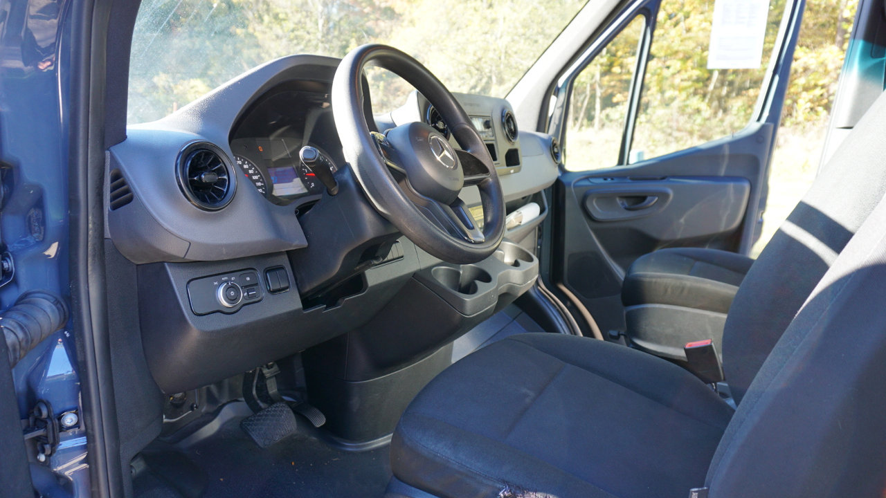 Used 2019 Mercedes-Benz Sprinter 144 image 14