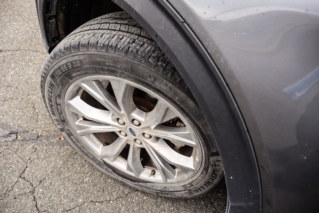 Used 2023 Ford Explorer Limited image 47