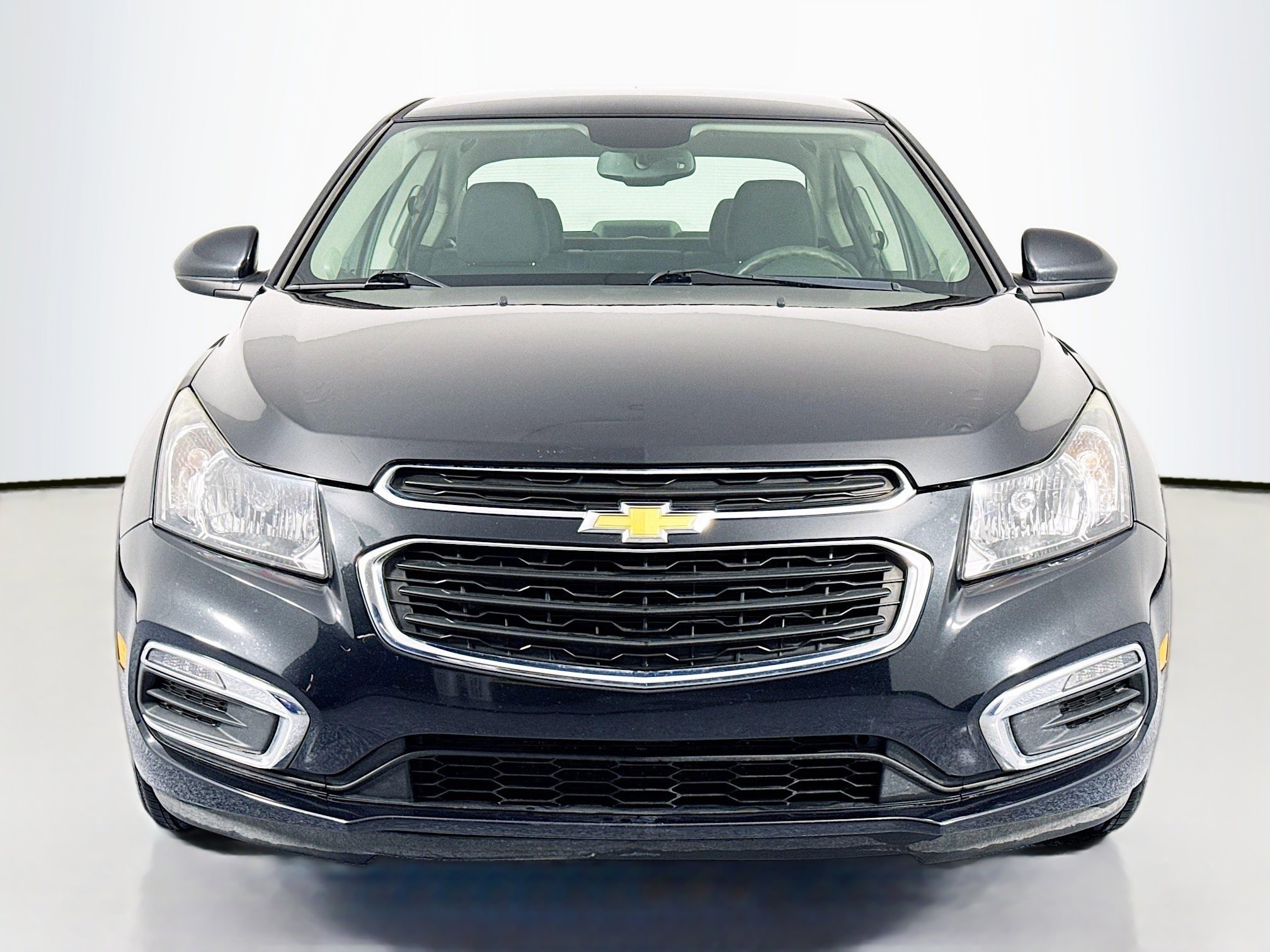 Used 2016 Chevrolet Cruze LT image 2