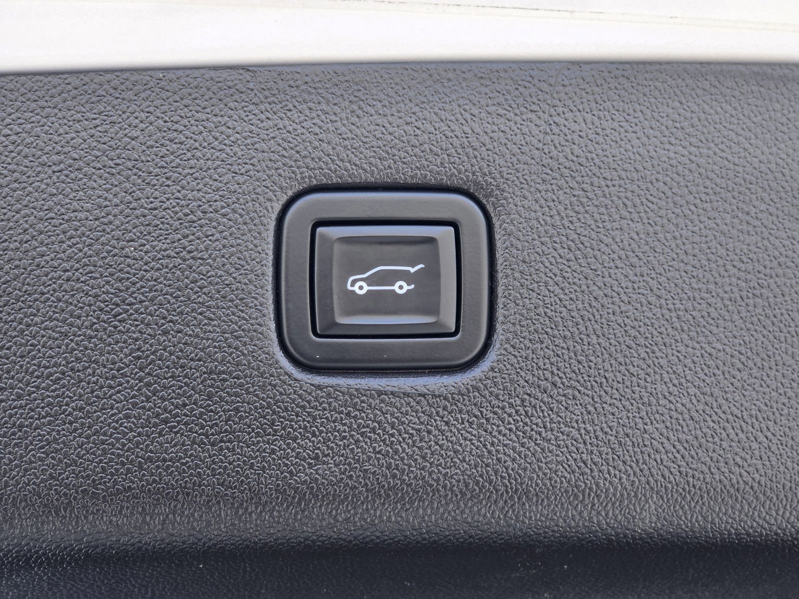 Used 2020 Chevrolet Blazer Premier w/ Driver Confidence II Package image 14