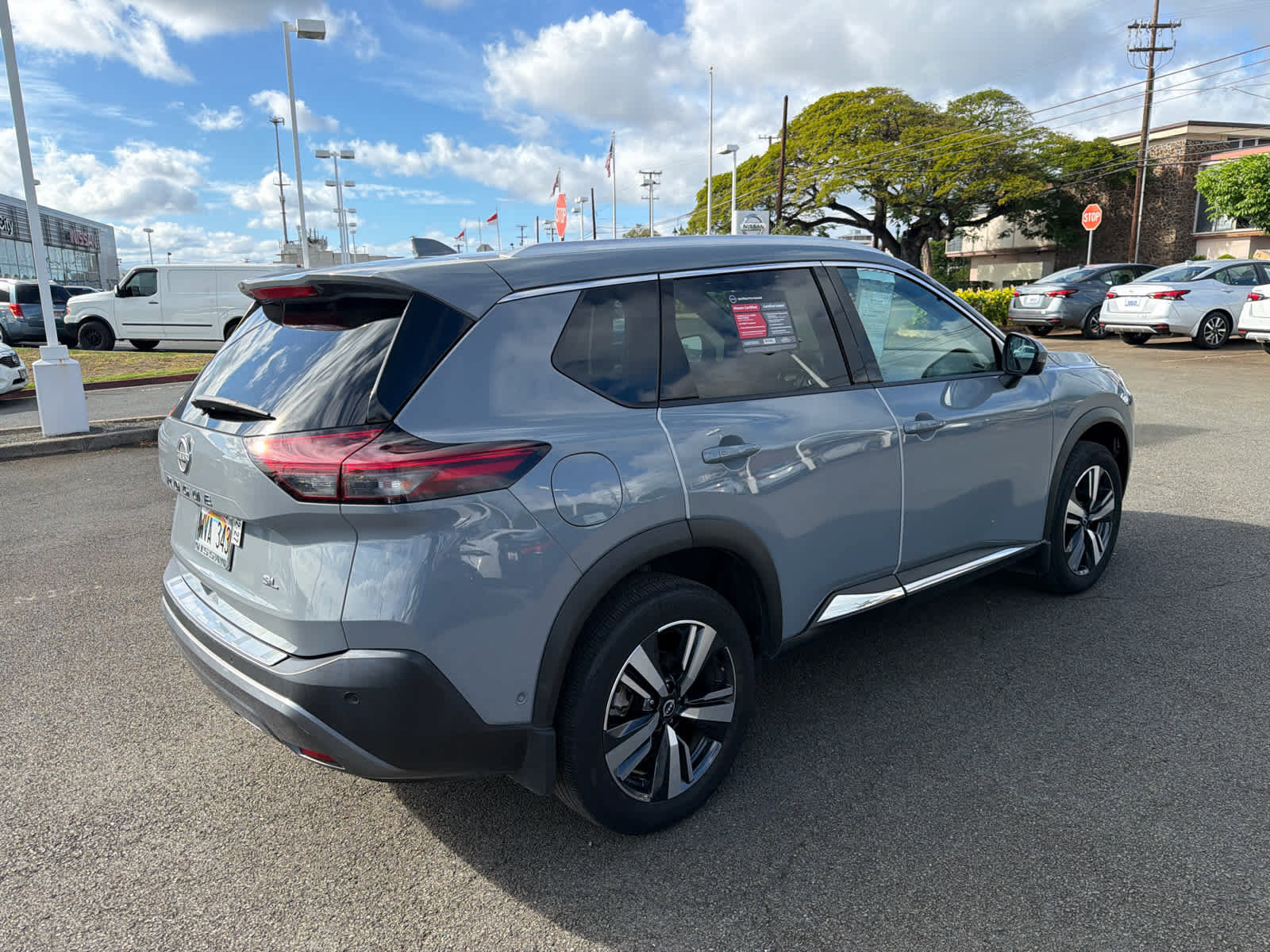 Used 2023 Nissan Rogue SL w/ SL Premium Package image 4