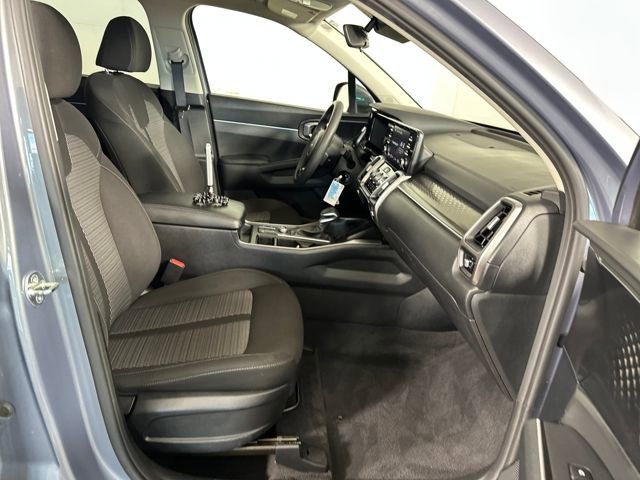 Used 2023 Kia Sorento LX image 28