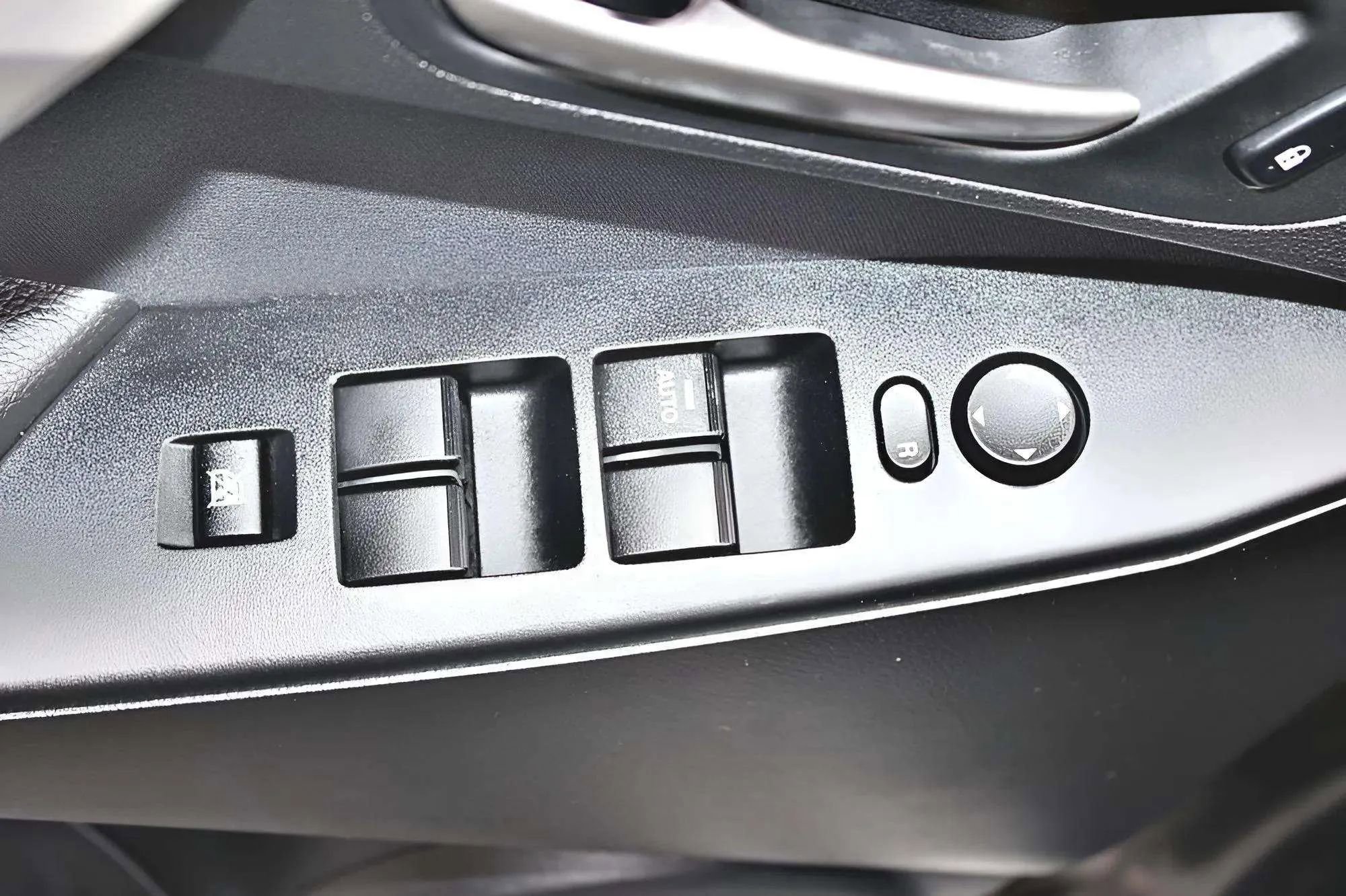 Used 2010 MAZDA MAZDA3 s Sport image 9