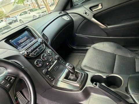 Used 2015 Hyundai Genesis 3.8 RWD image 10