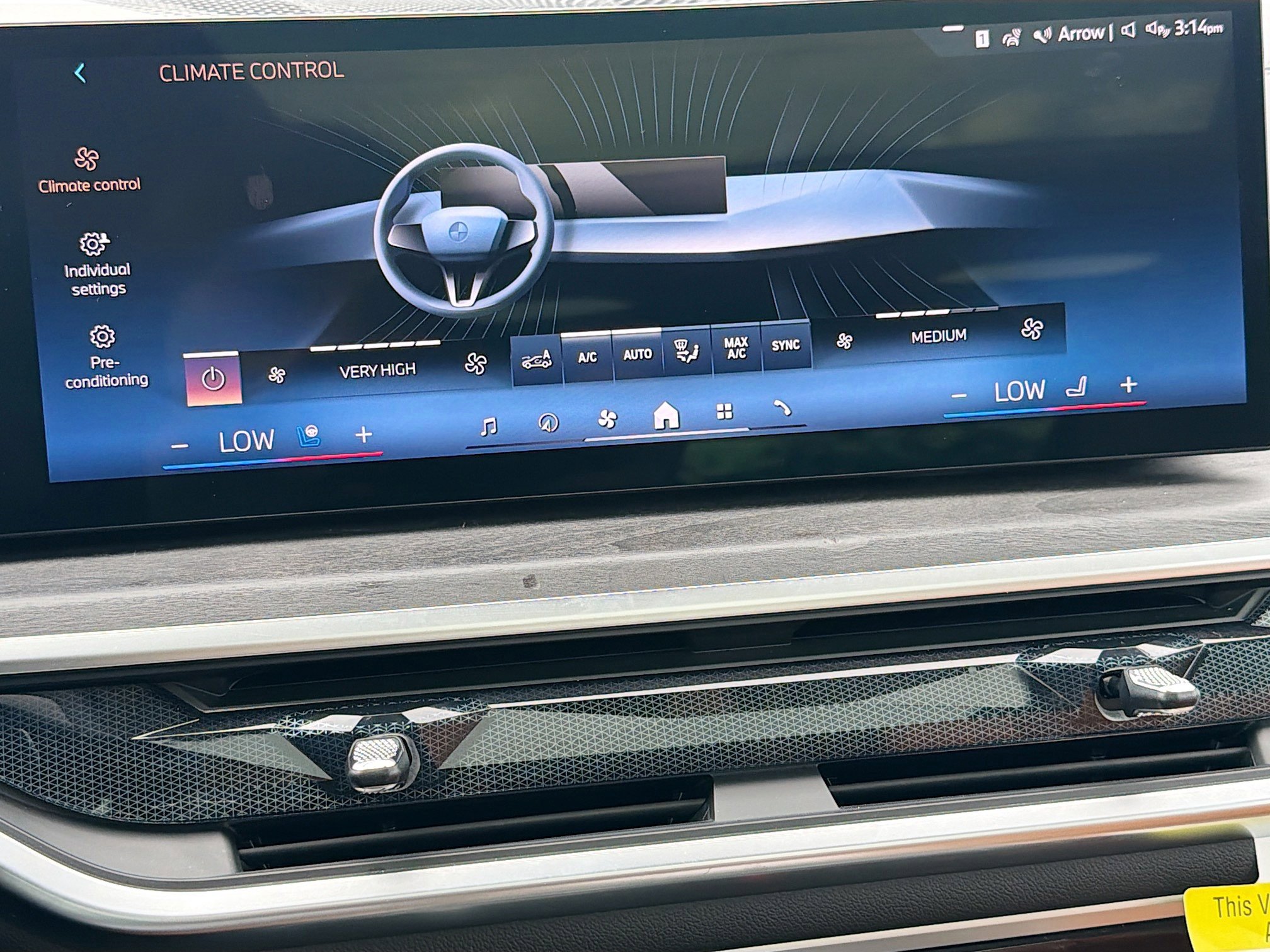 Used 2025 BMW X7 xDrive40i w/ Premium Package image 37