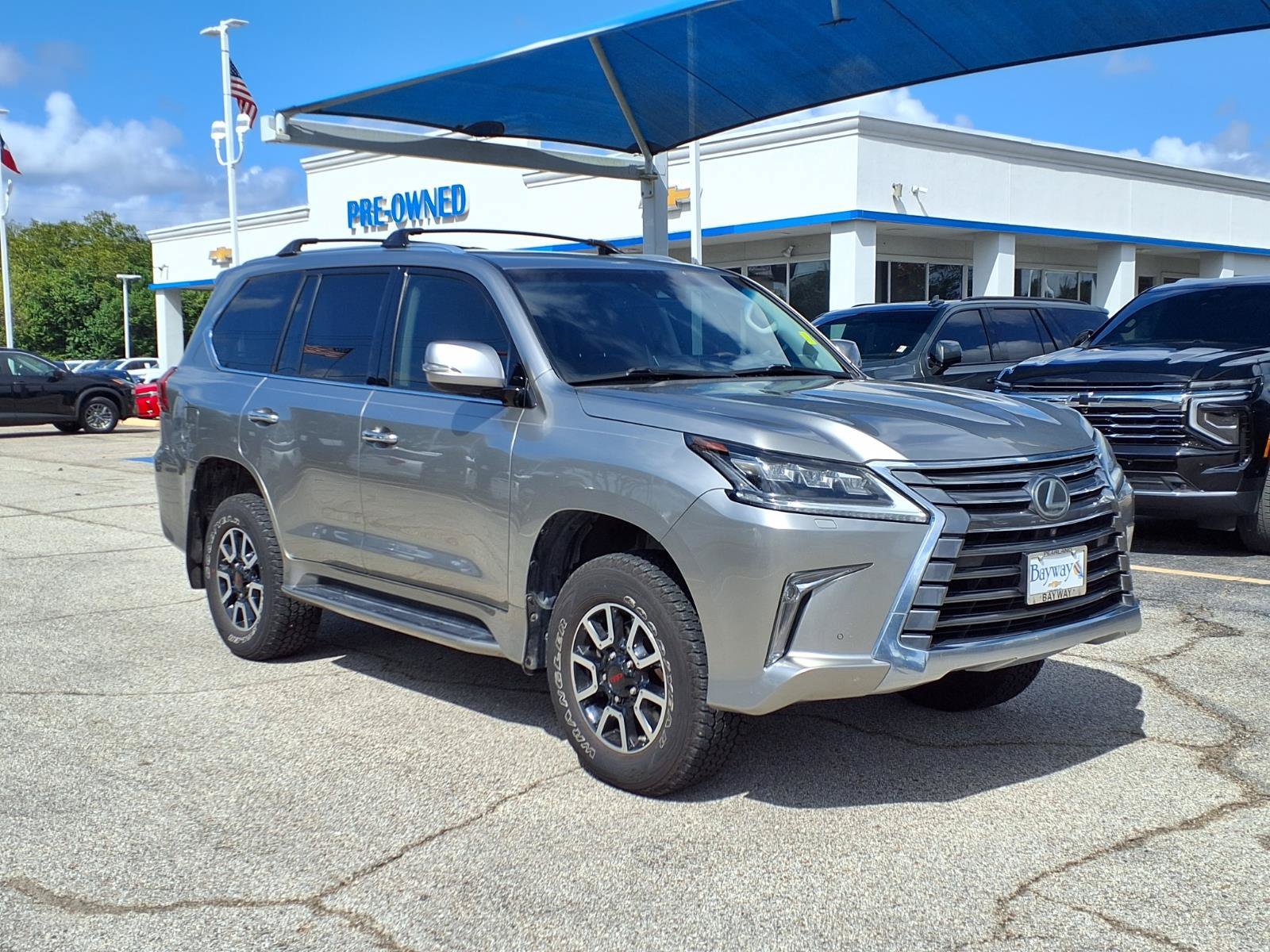 Used 2016 Lexus LX 570 4WD w/ Luxury Package image 19