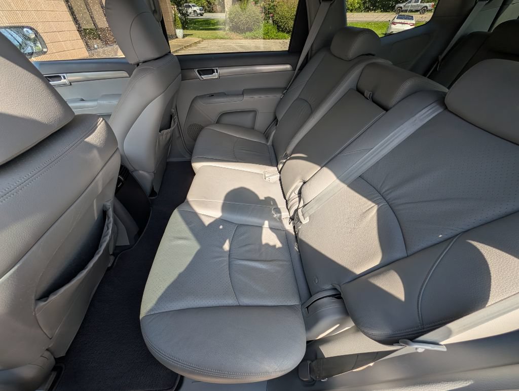 Used 2008 Kia Borrego EX w/ Luxury Pkg RWD image 8