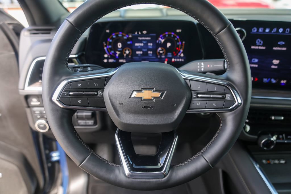 Used 2025 Chevrolet Suburban Premier w/ Sun And Tow Package AWD/4WD image 12