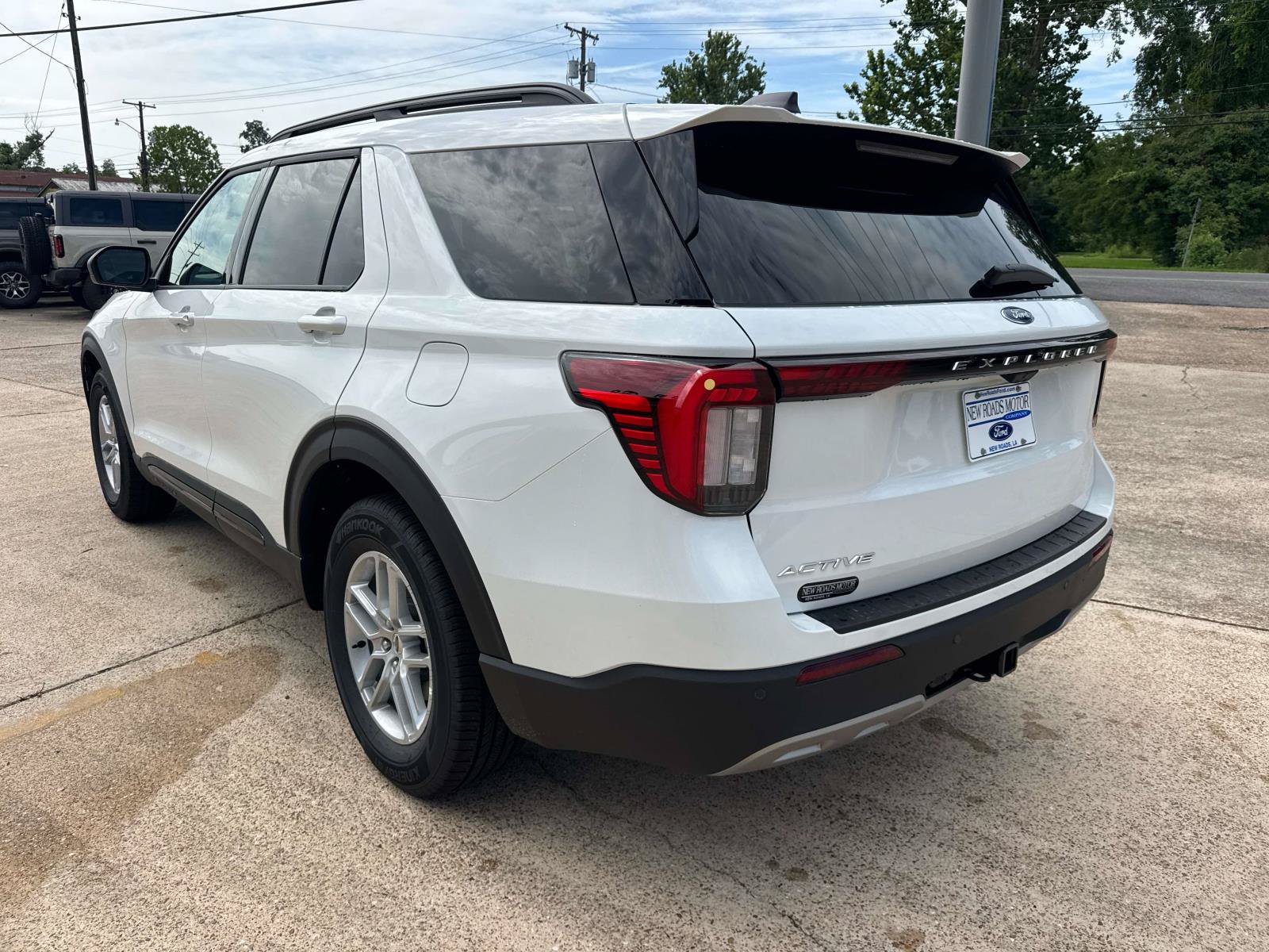 New 2026 Ford Explorer Active w/ Active Comfort Package RWD image 4