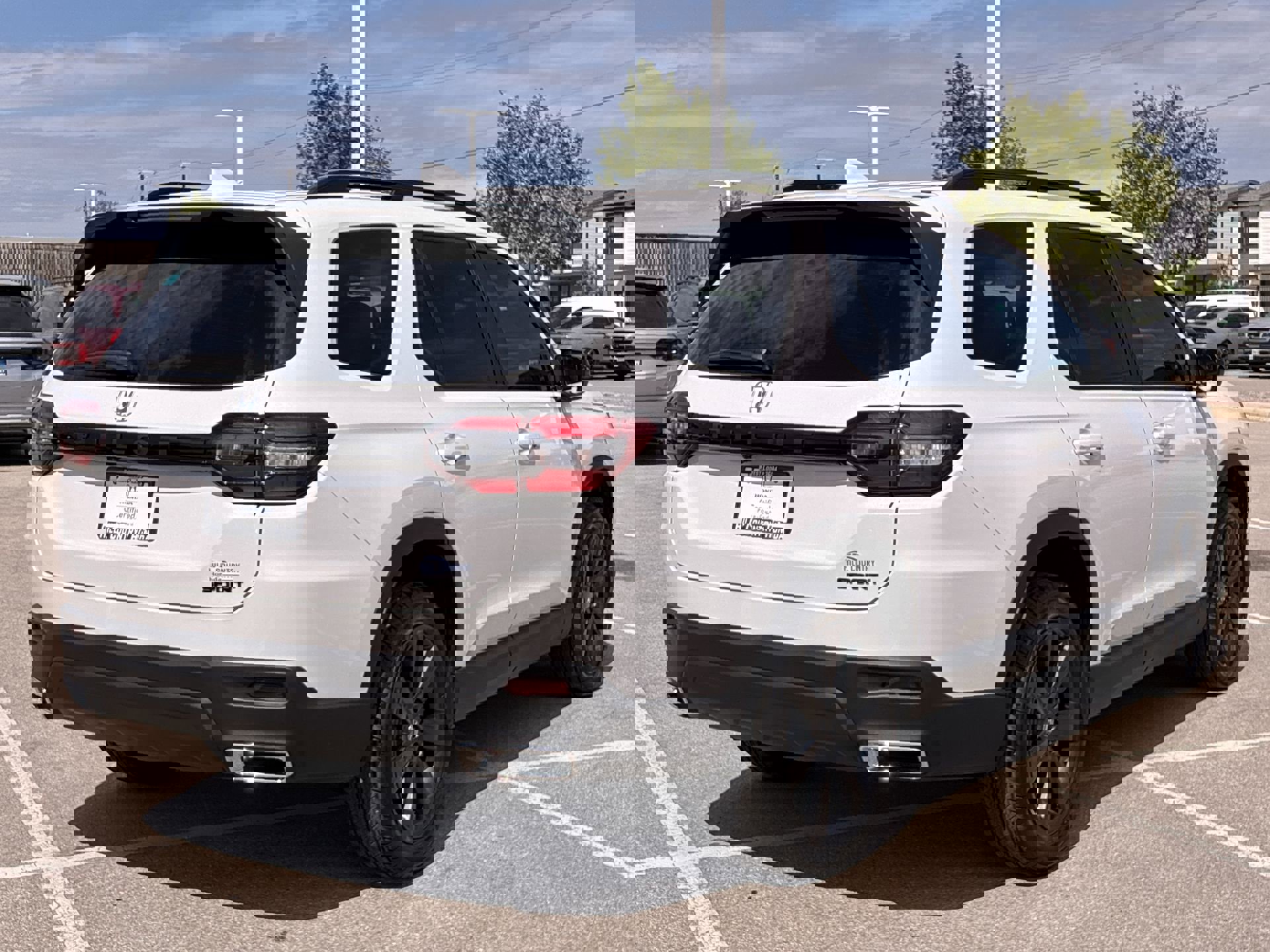 Certified 2025 Honda Pilot Sport image 6