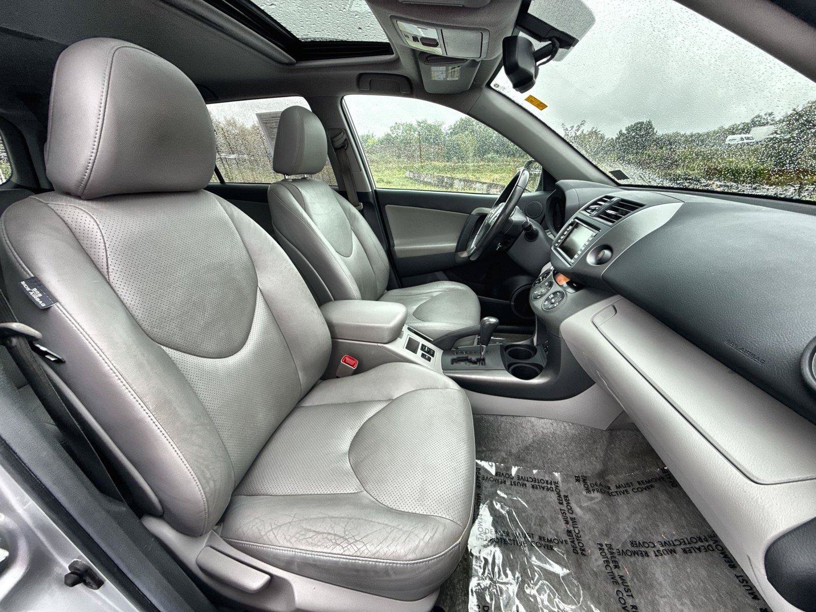Used 2011 Toyota RAV4 Limited AWD/4WD image 20