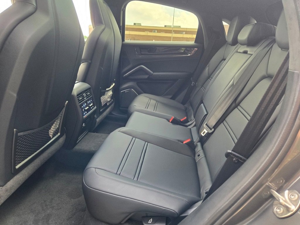 New 2025 Porsche Cayenne GTS image 31