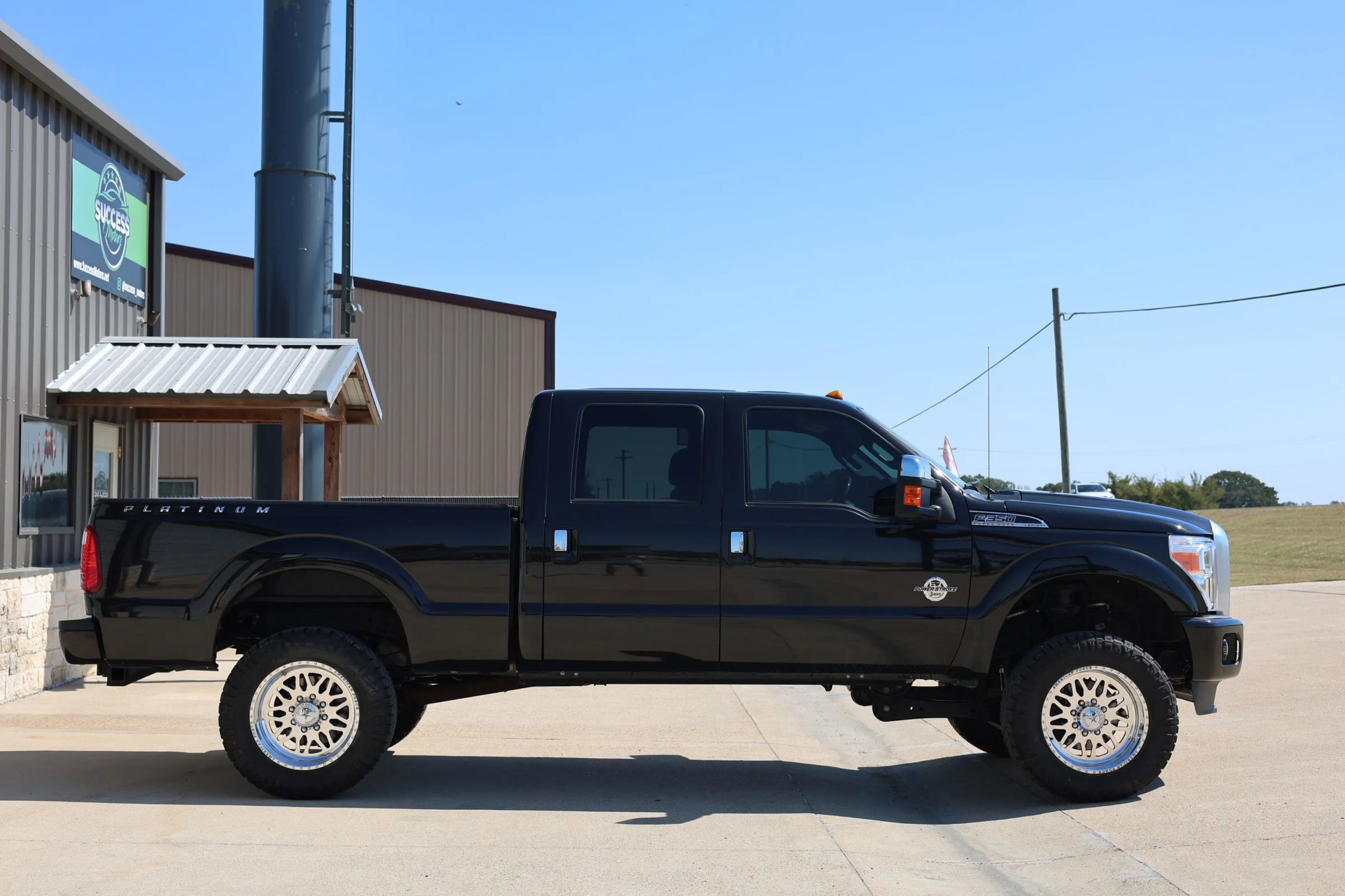 Used 2015 Ford F350 Platinum image 2