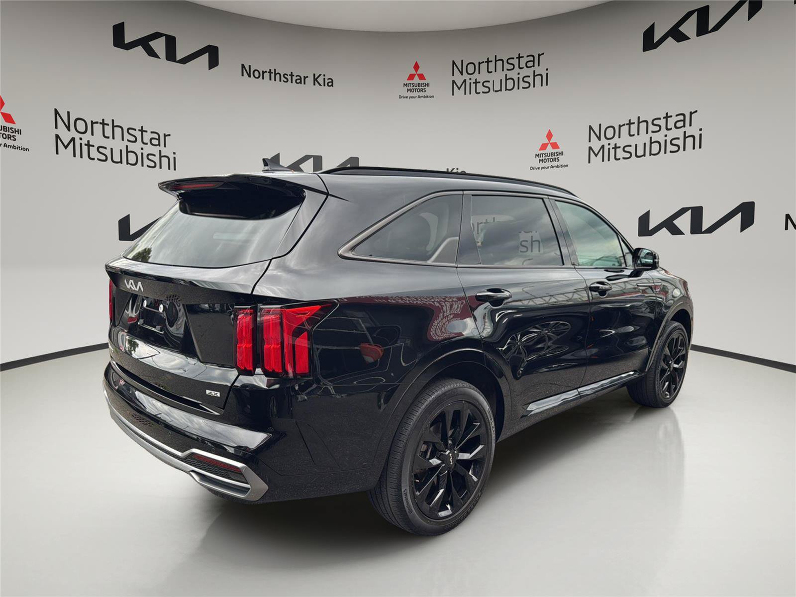 Used 2023 Kia Sorento SX AWD/4WD image 5