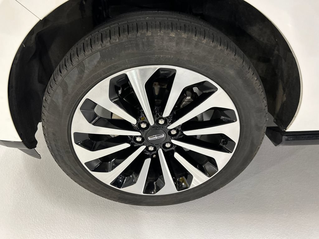 Certified 2024 Lincoln Navigator L Reserve AWD/4WD image 8
