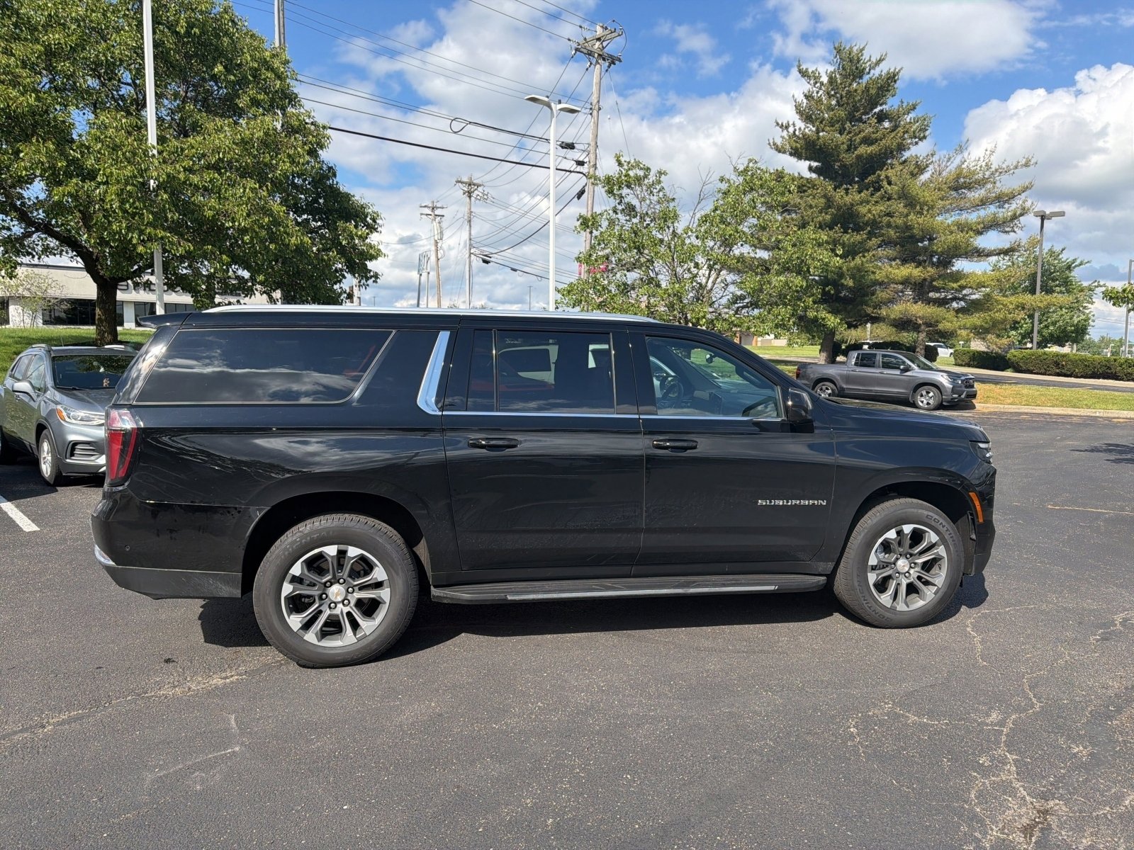 Used 2026 Chevrolet Suburban LS AWD/4WD image 20