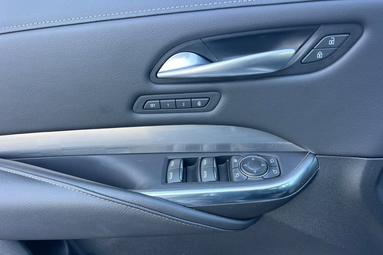 Certified 2024 Cadillac XT4 Premium Luxury image 11