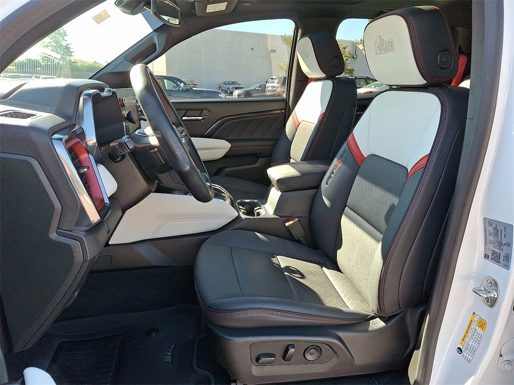 Used 2024 GMC Canyon AT4X w/ AT4X AEV Edition image 16