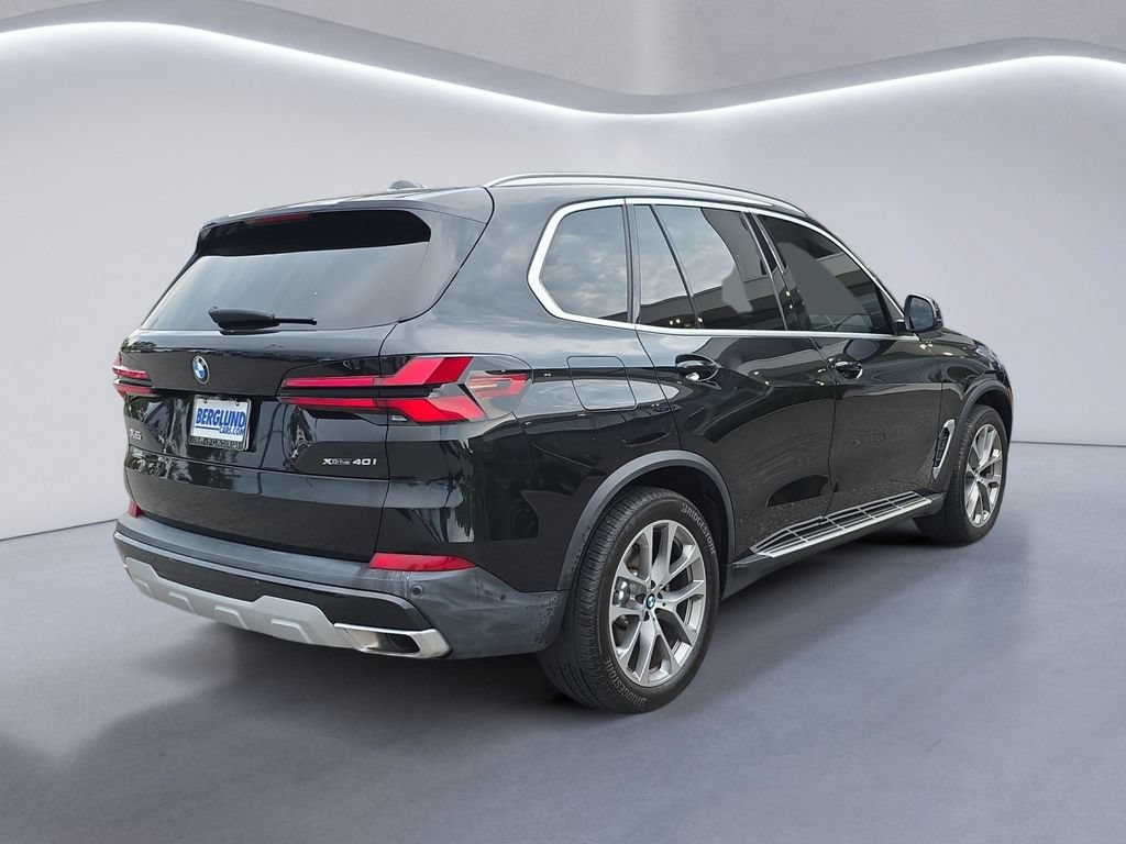 Used 2024 BMW X5 xDrive40i w/ Premium Package AWD/4WD image 4
