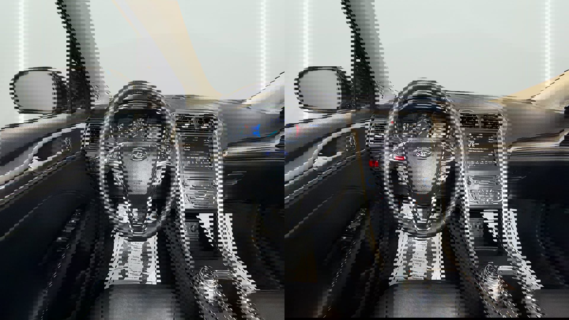 Used 2018 Ford Fusion SE w/ Fusion SE Technology Package image 16