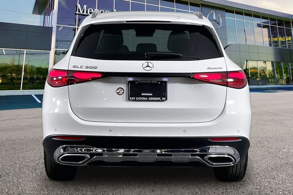 Used 2026 Mercedes-Benz GLC 300 4MATIC image 4
