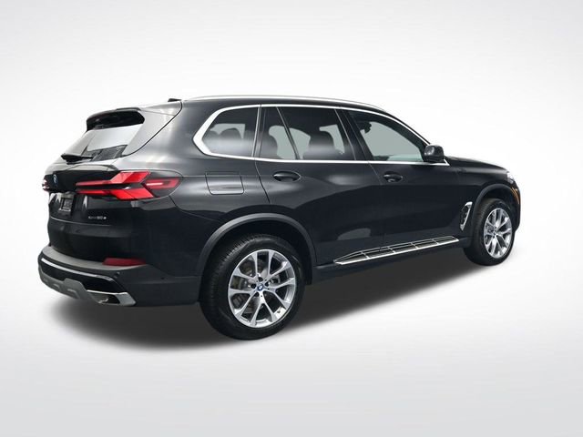 Used 2025 BMW X5 xDrive50e image 4