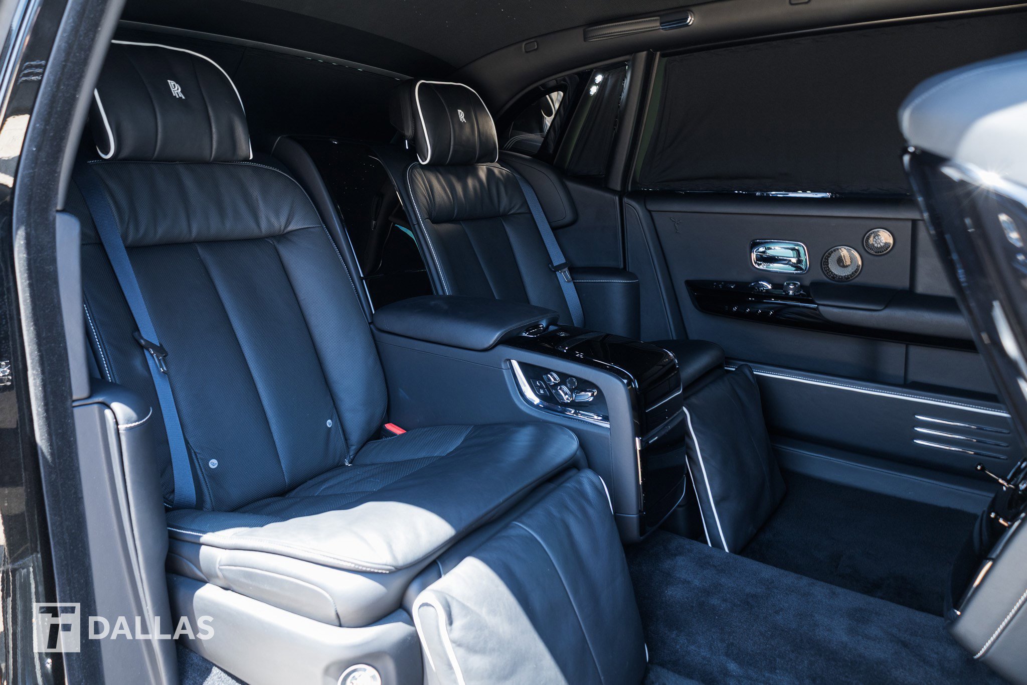 Used 2023 Rolls-Royce Phantom Extended Wheelbase RWD image 42