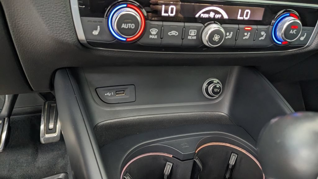 Used 2018 Audi A3 e-tron Prestige w/ Prestige Package FWD image 30