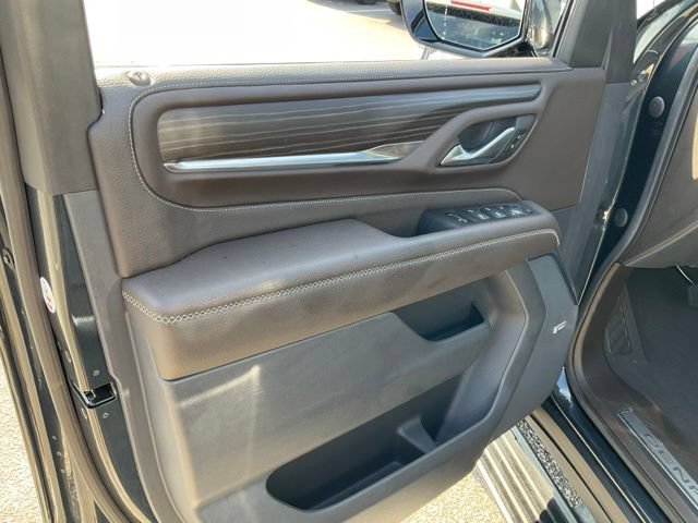 Used 2022 GMC Yukon Denali w/ Denali Premium Package AWD/4WD image 7