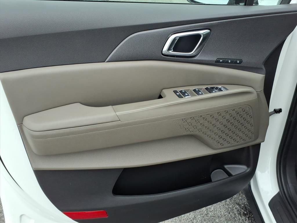 New 2026 Kia Carnival EX image 11