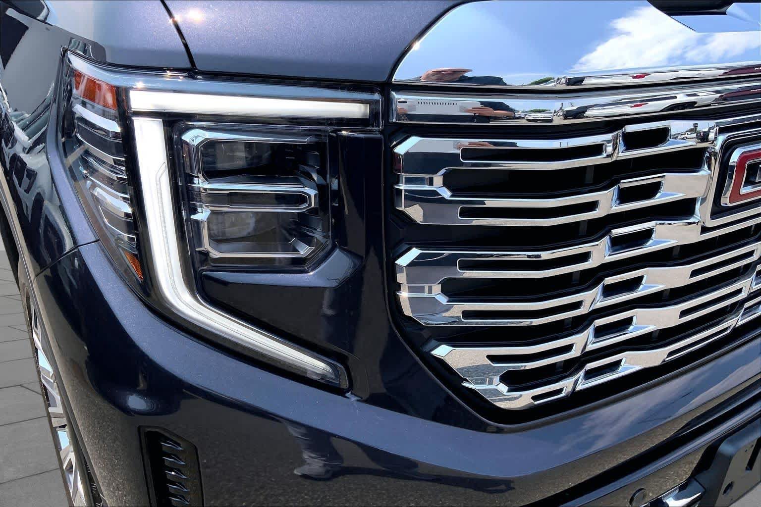 Used 2024 GMC Sierra 1500 Denali w/ Denali Reserve Package AWD/4WD image 26