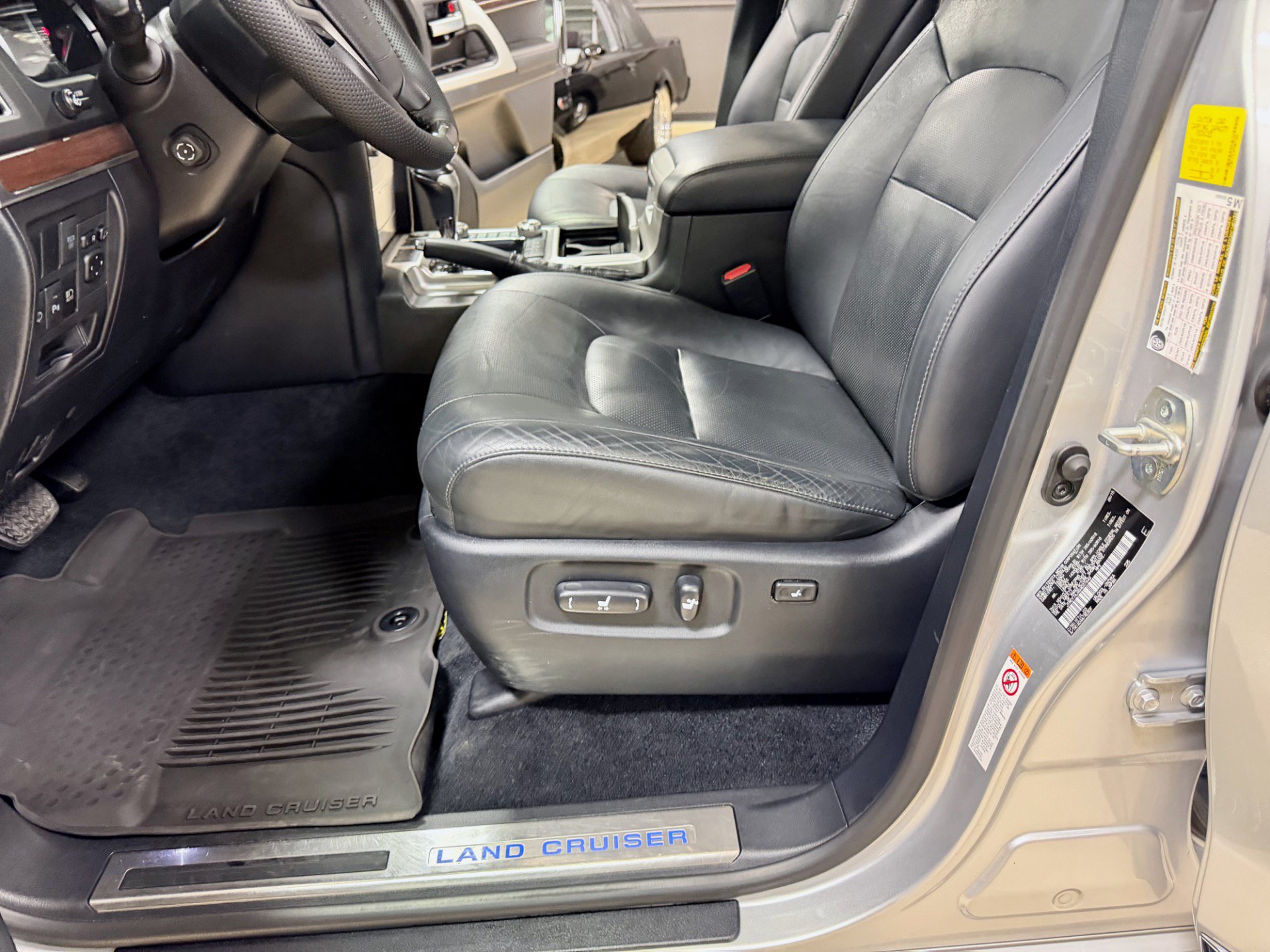 Used 2016 Toyota Land Cruiser AWD/4WD image 28