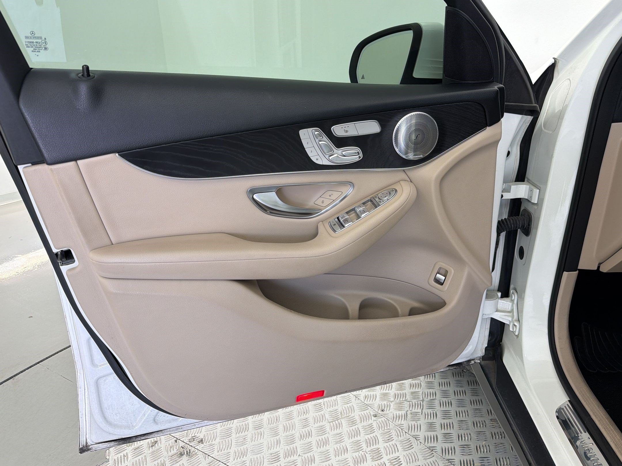 Used 2018 Mercedes-Benz GLC 300 4MATIC Coupe image 11