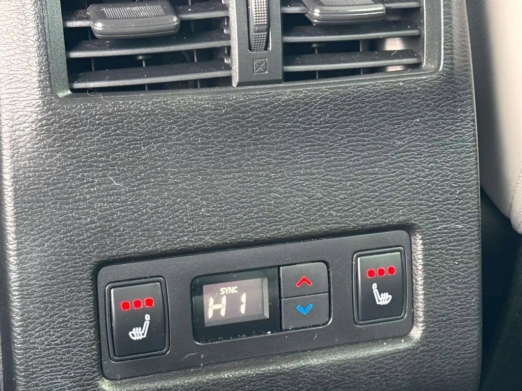 Used 2023 Mitsubishi Outlander SEL image 13