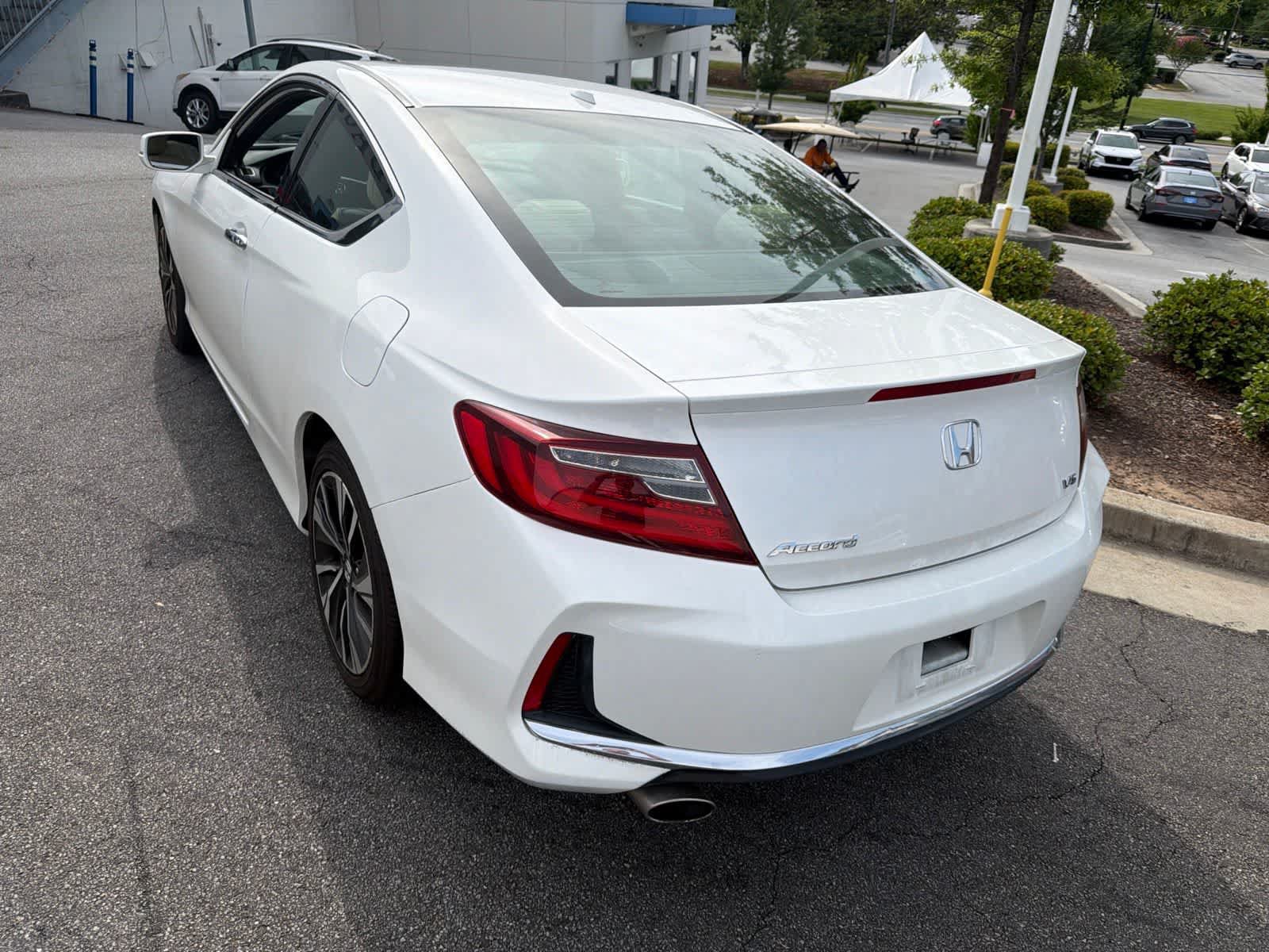 Used 2016 Honda Accord EX-L image 10
