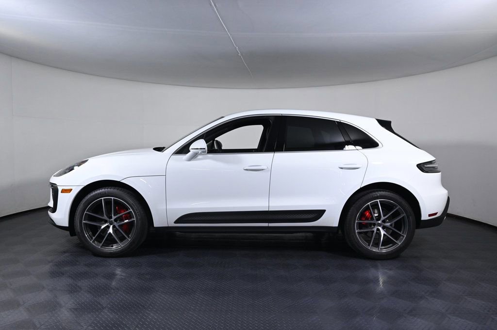 Certified 2023 Porsche Macan S image 2