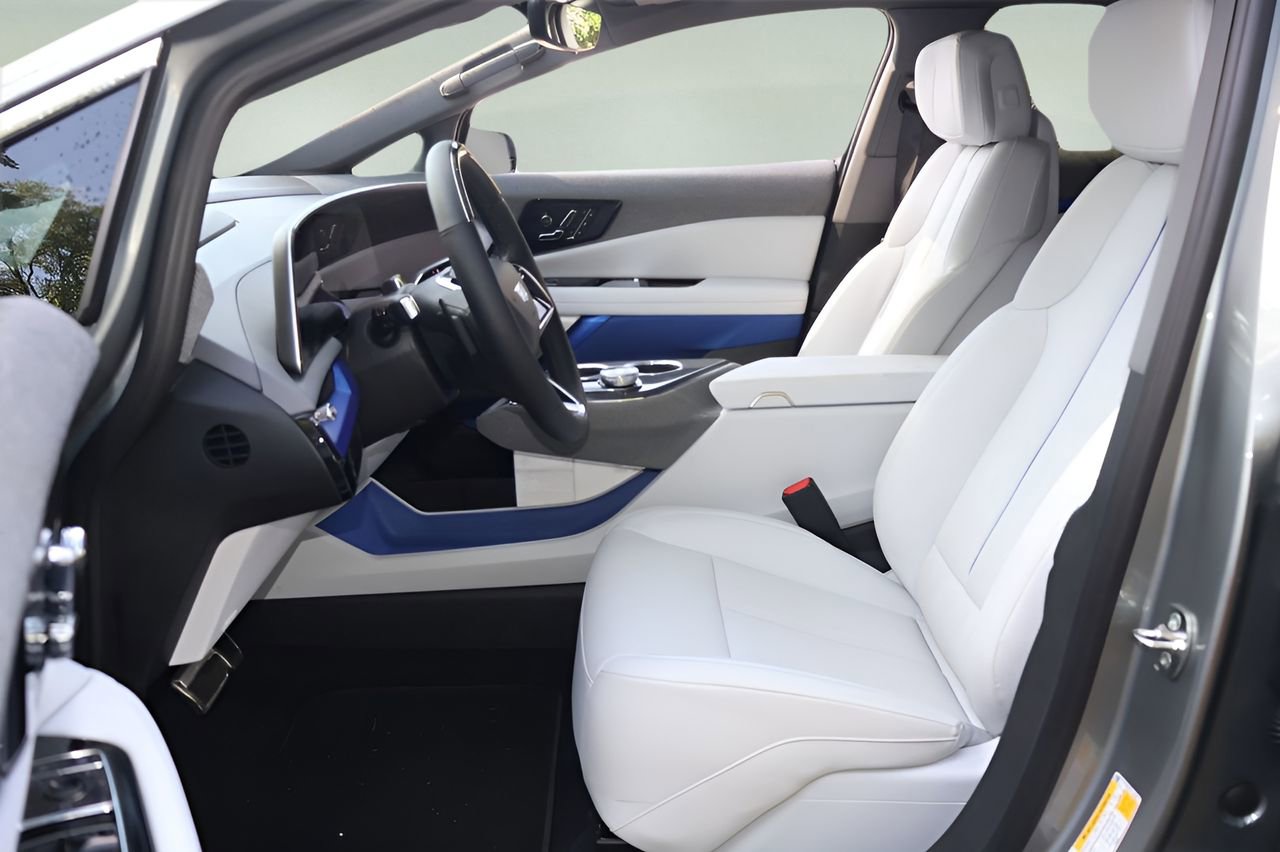 New 2026 Cadillac Optiq Luxury 2 RWD image 12