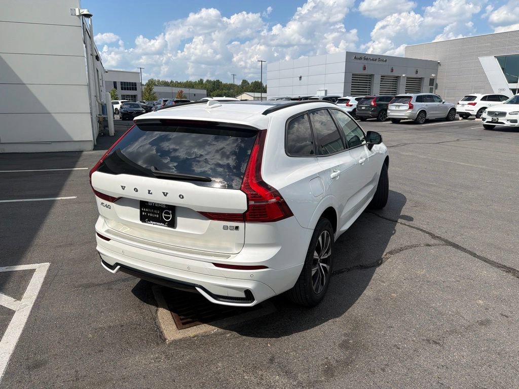 Used 2024 Volvo XC60 B5 Core w/ Protection Package Premier AWD/4WD image 3
