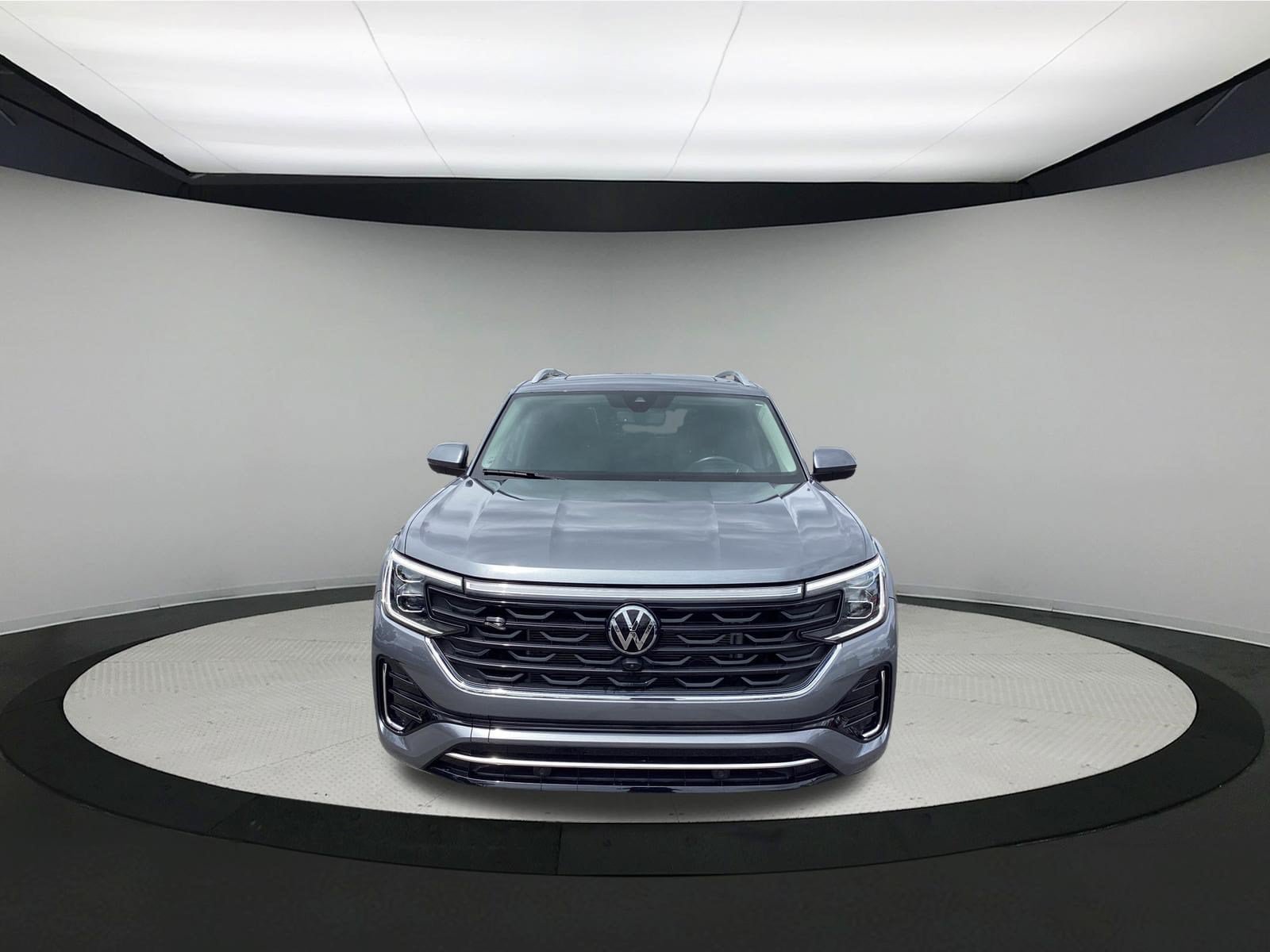 Used 2024 Volkswagen Atlas SEL Premium R-Line AWD/4WD image 3