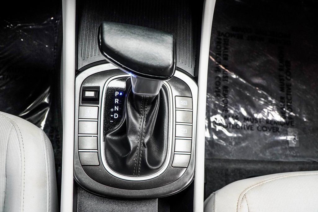 Used 2025 Hyundai Kona SEL image 20