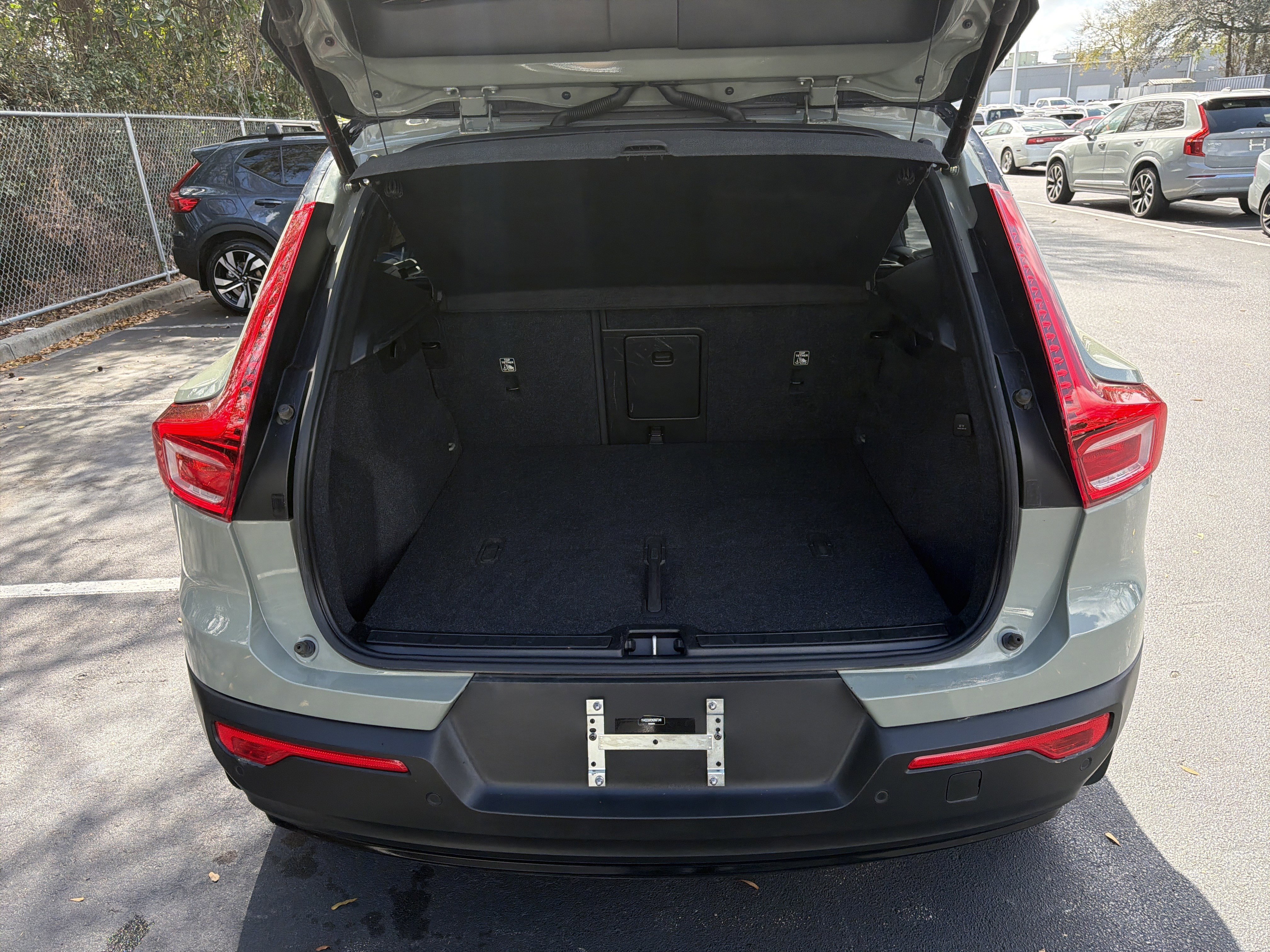 Certified 2022 Volvo XC40 P8 Recharge Plus image 34