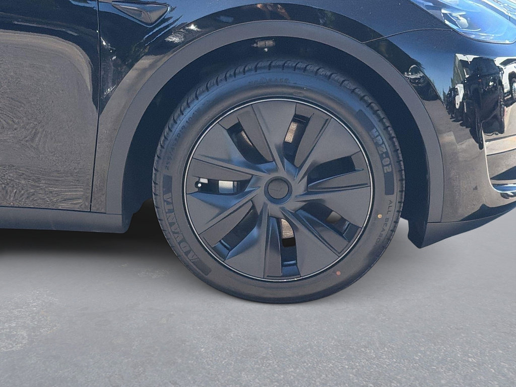 Used 2024 Tesla Model Y Long Range RWD image 33