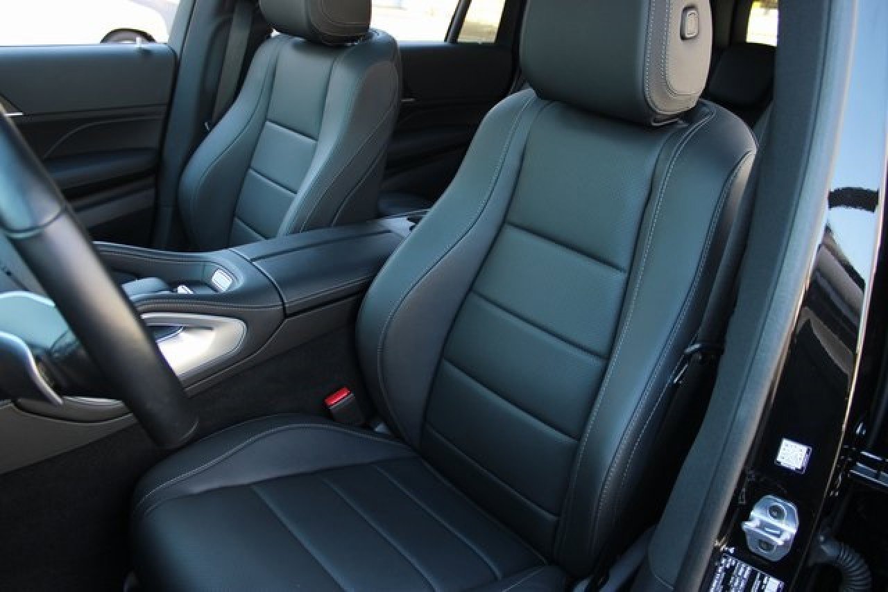 Used 2025 Mercedes-Benz GLS 450 4MATIC image 10