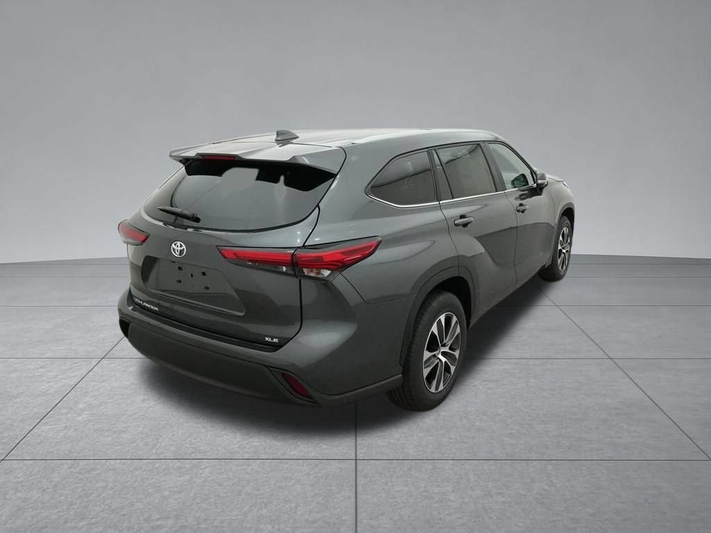 Used 2023 Toyota Highlander XLE FWD image 10